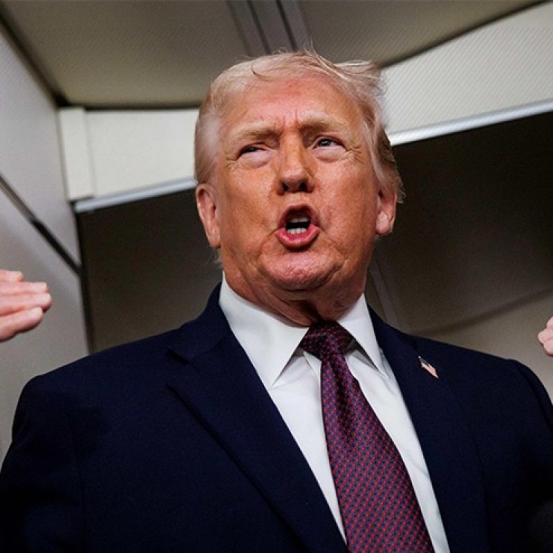 Трамп Ирантай худалдаа хийдэг бүх улсад 25 хувийн тариф ногдуулна гэж зарлалаа.