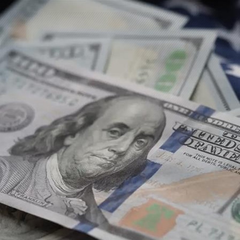 Ам.долларын эзлэх хувь буурч, төв банкууд алт болон бусад валют руу шилжиж байна