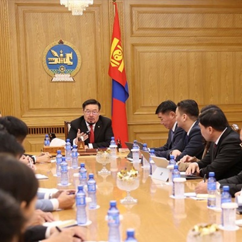 Стратегийн орд эзэмшигч ААН-үүд баялгийн өгөөжийн 60 хувийг ард түмэнд хүртээх тухай тохиролцоонд гарын үсэг зурлаа.