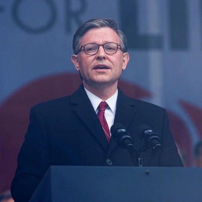 АНУ-ын Засгийн газрын shutdown Мягмар гарагт дуусна гэж Конгрессын дарга Жонсон мэдэгдэв.